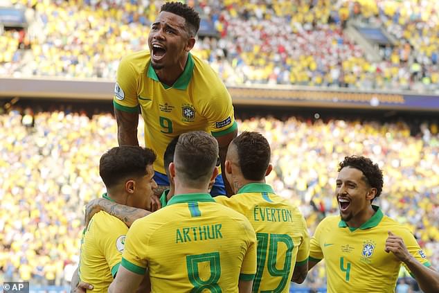 Dội mưa bàn thắng vào lưới Peru, Brazil thẳng tiến vào tứ kết Copa America 2019 - Ảnh 9.