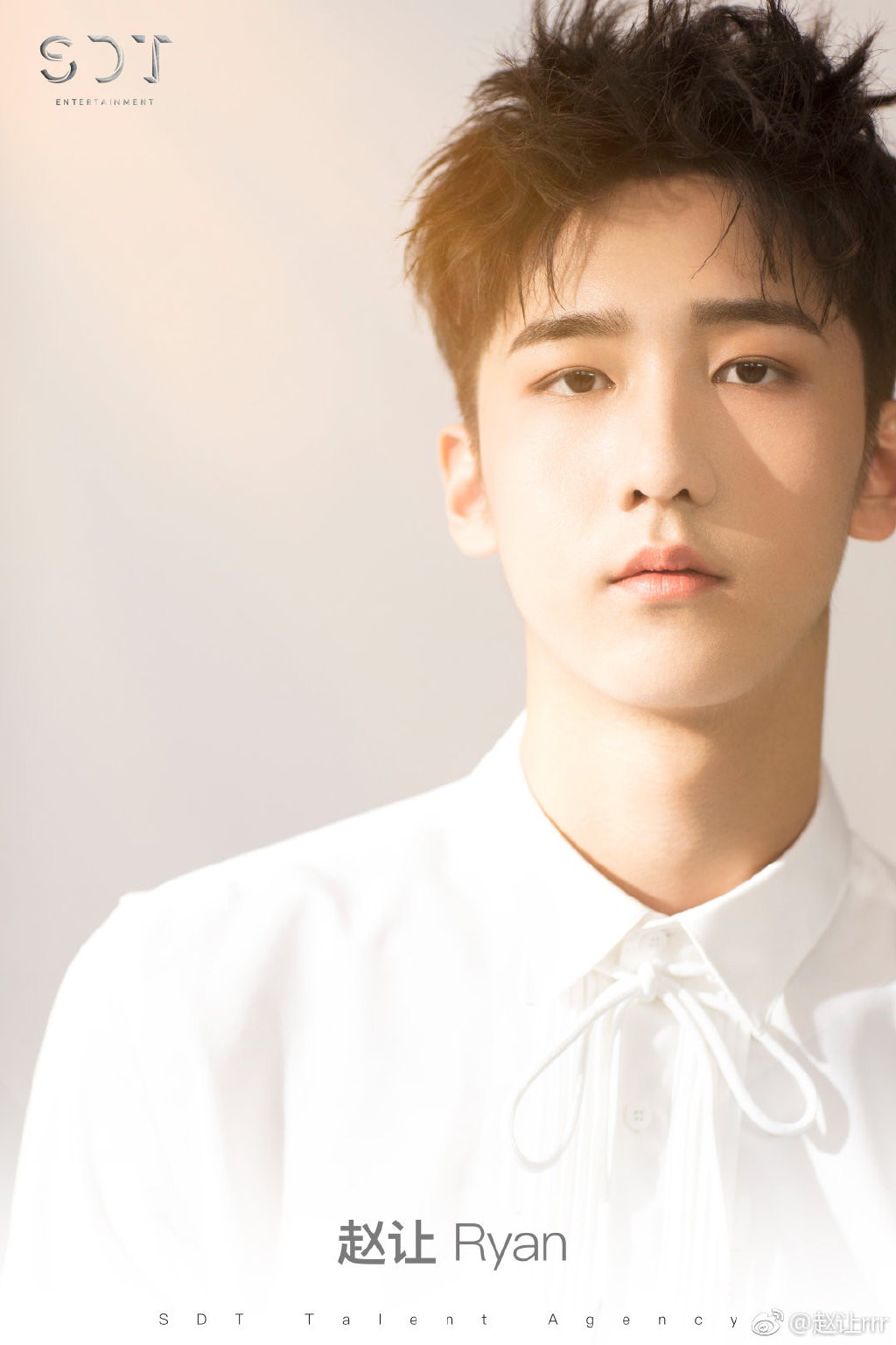 Boygroup mới hot nhất xứ Trung R1SE: Center bị JYP đánh đập, người như nam thần, kẻ gây tranh cãi vì visual quá thường - Ảnh 27. Boygroup mới hot nhất xứ Trung R1SE: Center bị JYP đánh đập, người như nam thần, kẻ gây tranh cãi vì visual quá thường - Ảnh 27.