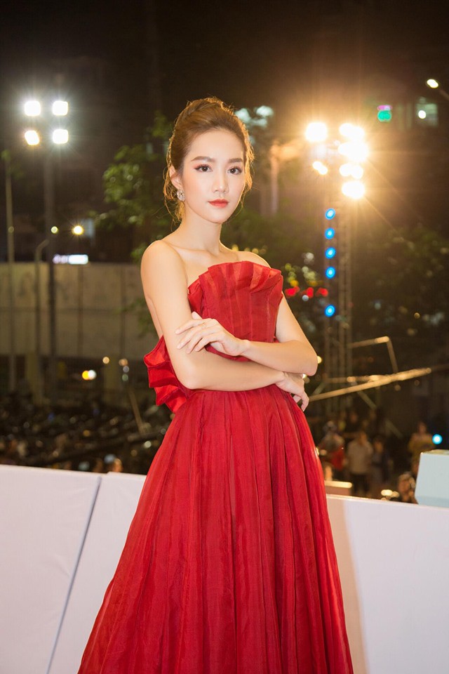 Thảm đỏ Miss World: Mai Phương Thúy, Nam Em khoe thành tích giảm cân, hội Hoa hậu chặt chém bất phân thắng bại - Ảnh 9.