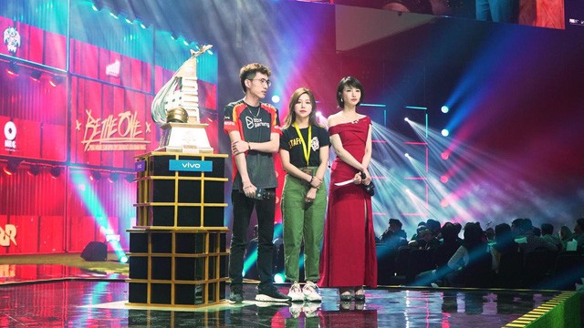 Hành trình PMCO 2019: Lá cờ Việt Nam xuất hiện tại chung kết PUBG Mobile Đông Nam Á, Top 1 đầu tiên thuộc về BOX Gaming - Ảnh 1.