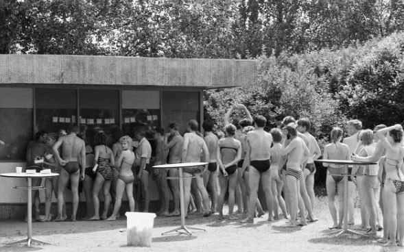 Kh&aacute;m ph&aacute; hoạt động giải tr&iacute; của người d&acirc;n Li&ecirc;n X&ocirc; trong m&ugrave;a h&egrave; - Ảnh 8.