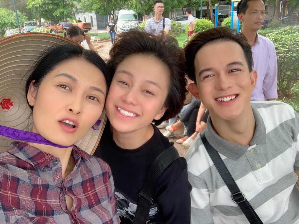 Nhan sắc c&ocirc; Hạnh b&aacute;n hoa chiếm tr&aacute;i tim bố Sơn Về nh&agrave; đi con ngo&agrave;i đời : Ngo&agrave;i 40 m&agrave; hack tuổi, body gợi cảm ngỡ ng&agrave;ng - Ảnh 2.