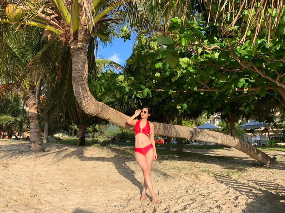 Nhan sắc c&ocirc; Hạnh b&aacute;n hoa chiếm tr&aacute;i tim bố Sơn Về nh&agrave; đi con ngo&agrave;i đời : Ngo&agrave;i 40 m&agrave; hack tuổi, body gợi cảm ngỡ ng&agrave;ng - Ảnh 6.