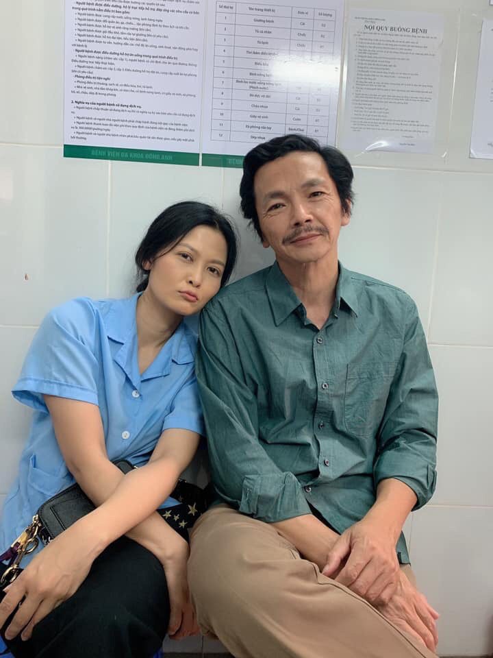 Nhan sắc c&ocirc; Hạnh b&aacute;n hoa chiếm tr&aacute;i tim bố Sơn Về nh&agrave; đi con ngo&agrave;i đời : Ngo&agrave;i 40 m&agrave; hack tuổi, body gợi cảm ngỡ ng&agrave;ng - Ảnh 1.