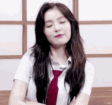 Irene (Red Velvet) đột ngột phá lên cười lớn khi đang biểu diễn, chuyện gì đã xảy ra? - Ảnh 1.