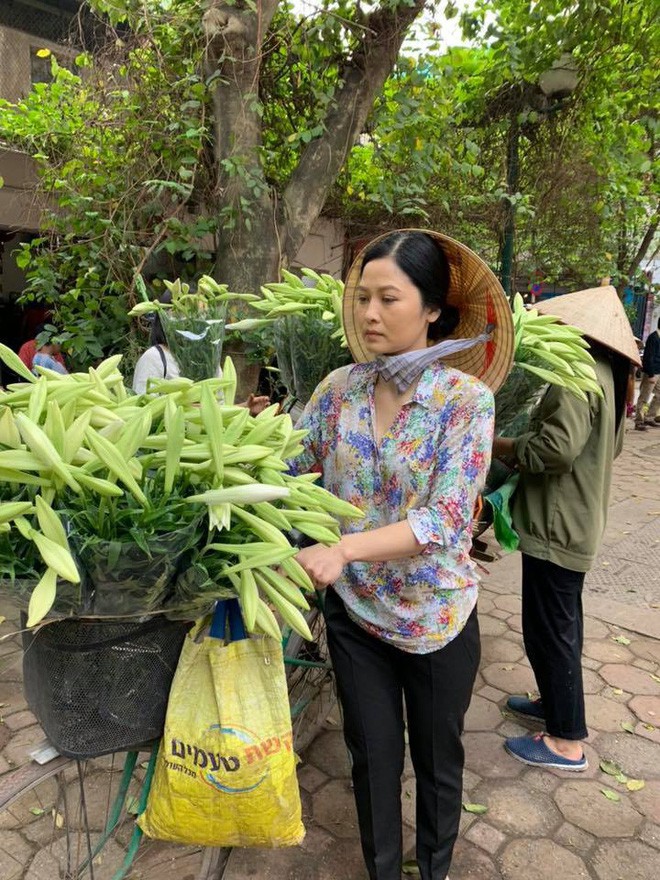 Khỏi cần đoán già đoán non, cô Hạnh bán hoa đã spoil tình tiết cực đắt giá với ông Sơn “Về nhà đi con” rồi đây! - Ảnh 1.