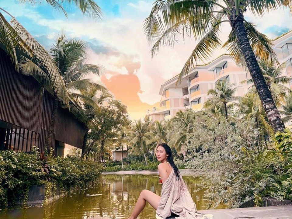 Sao nữ Vbiz và cuộc chiến khoe body mùa hè: Từ Hoa hậu đến ca sĩ ai cũng cực bốc lửa, có người còn thả rông vòng 1 táo bạo! - Ảnh 7. Sao nữ Vbiz và cuộc chiến khoe body mùa hè: Từ Hoa hậu đến ca sĩ ai cũng cực bốc lửa, có người còn thả rông vòng 1 táo bạo! - Ảnh 7.