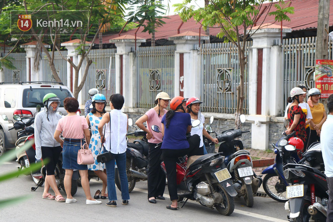 Thi rớt ĐH năm ngoái, mẹ đưa con lên thành phố ôn thi gói 15 triệu, quyết tâm đỗ trường Công an - Ảnh 3.