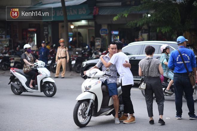 Thi rớt ĐH năm ngoái, mẹ đưa con lên thành phố ôn thi gói 15 triệu, quyết tâm đỗ trường Công an - Ảnh 7.