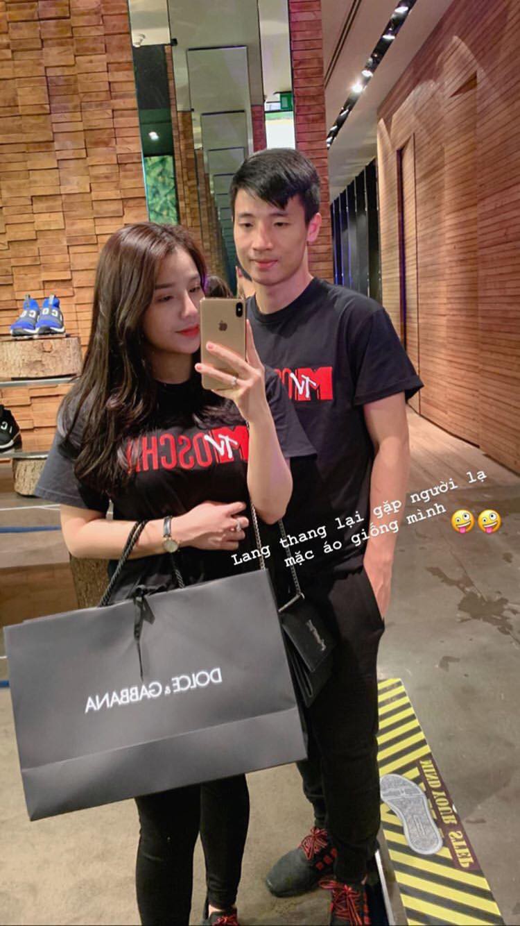 C&ocirc; d&acirc;u Kh&aacute;nh Linh của trung vệ B&ugrave;i Tiến Dũng: Từ h&agrave;nh tr&igrave;nh lột x&aacute;c đ&aacute;ng kinh ngạc đến nghi vấn PTTM v&agrave; gia thế khủng ở Bắc Ninh - Ảnh 8.