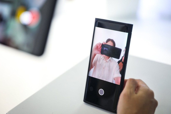 OPPO ch&iacute;nh thức ra mắt smartphone c&oacute; camera ẩn dưới m&agrave;n h&igrave;nh đầu ti&ecirc;n tr&ecirc;n thế giới - Ảnh 3.