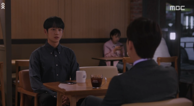 Han Ji Min đánh dấu chủ quyền lên crush Jung Hae In bằng cảnh giường chiếu trong Đêm Xuân tập 12 - Ảnh 4.