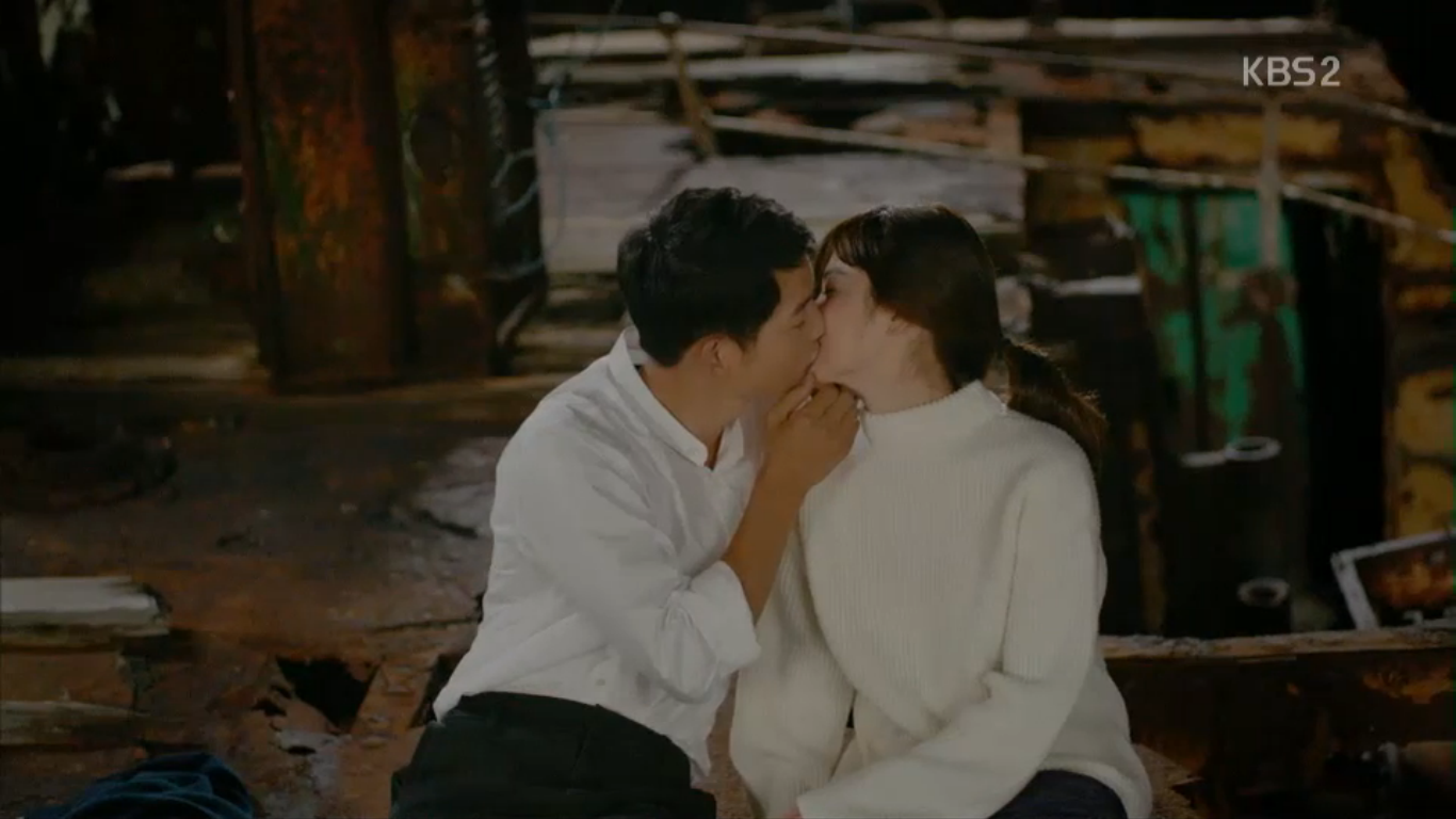 Từng sống chết có nhau trong “Hậu Duệ Mặt Trời”, nay Song Hye Kyo - Song Joong Ki đã thành “người dưng ngược lối” - Ảnh 12. Từng sống chết có nhau trong “Hậu Duệ Mặt Trời”, nay Song Hye Kyo - Song Joong Ki đã thành “người dưng ngược lối” - Ảnh 12.