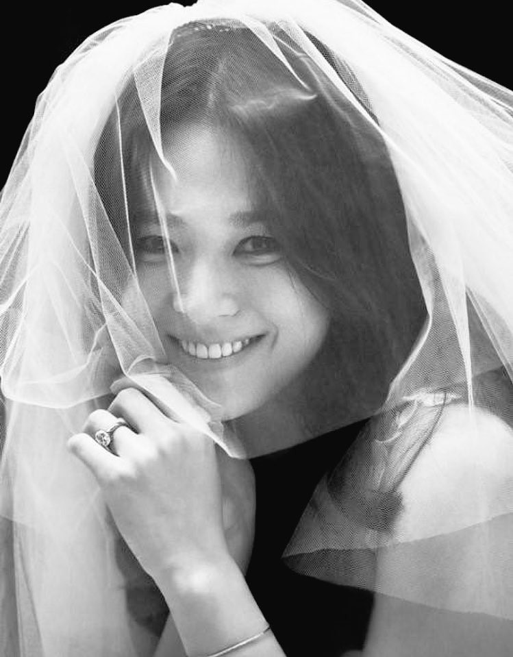 Giữa lúc cả châu Á chấn động vì tin ly hôn của Song Joong Ki và Song Hye Kyo, đây lại là bức ảnh đang được chia sẻ với tốc độ chóng mặt! - Ảnh 3. Giữa lúc cả châu Á chấn động vì tin ly hôn của Song Joong Ki và Song Hye Kyo, đây lại là bức ảnh đang được chia sẻ với tốc độ chóng mặt! - Ảnh 3.