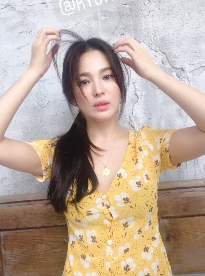 Ảnh hiếm của Song Hye Kyo 1 ngày trước khi chồng đệ đơn ly hôn: Chị vẫn đẹp nhưng biểu cảm đúng là đáng chú ý - Ảnh 5.