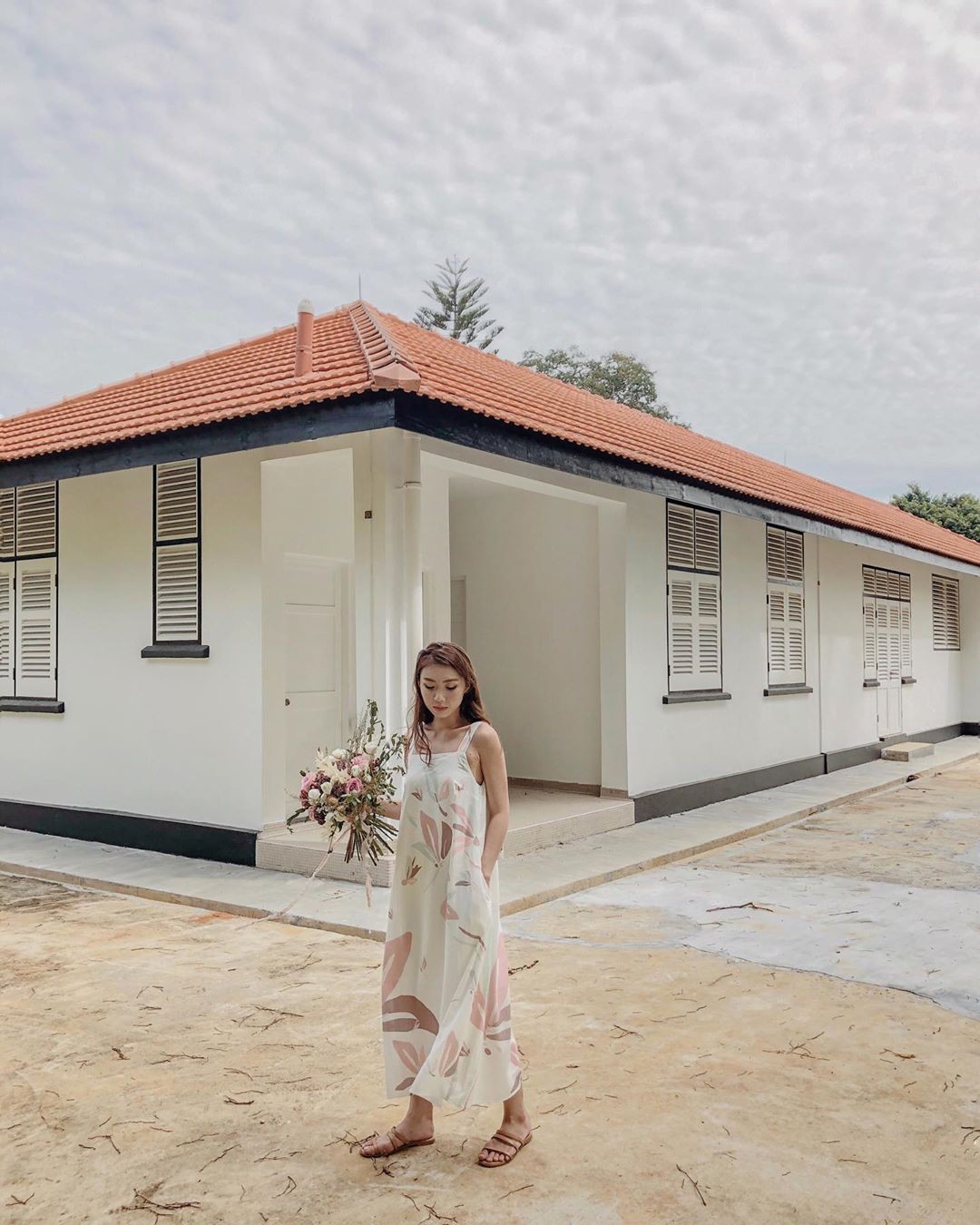 Nghe tên đã thấy mát rượi và làm lu mờ mọi khuyết điểm vóc dáng, váy suông chính là item bạn sẽ muốn sắm gấp lúc này - Ảnh 12. Nghe tên đã thấy mát rượi và làm lu mờ mọi khuyết điểm vóc dáng, váy suông chính là item bạn sẽ muốn sắm gấp lúc này - Ảnh 12.
