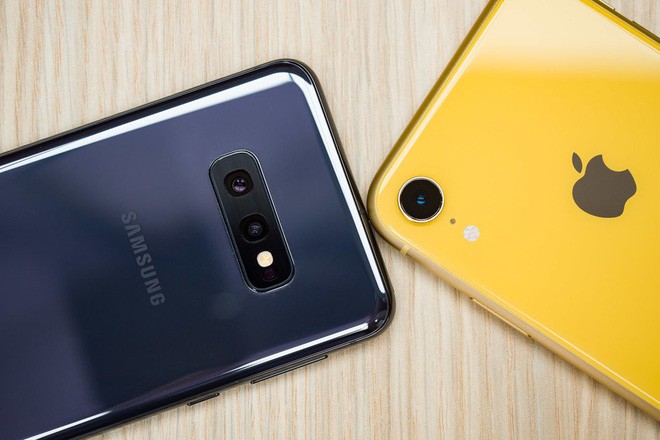 &Ocirc;ng đồng iPhone: Apple v&agrave; Samsung l&agrave; 2 h&atilde;ng hưởng lợi nhiều nhất khi Huawei gặp hạn - Ảnh 1.