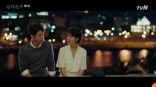 5 kiểu hôn chị em của Park Bo Gum và vợ bạn trong Encounter: Số 5 mãnh liệt như thế bảo sao hai người bị đồn ngoại tình! - Ảnh 8.