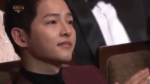 Song Joong Khi từng bật khóc khi Park Bo Gum nhận giải, tình anh em thắm thiết mặn nồng nay còn đâu? - Ảnh 2.