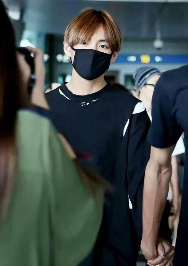 Những màn tương tác ngọt đến sâu răng của idol Kpop và vệ sĩ gây bão: Đúng là công việc trong mơ của mọi fangirl! - Ảnh 6.