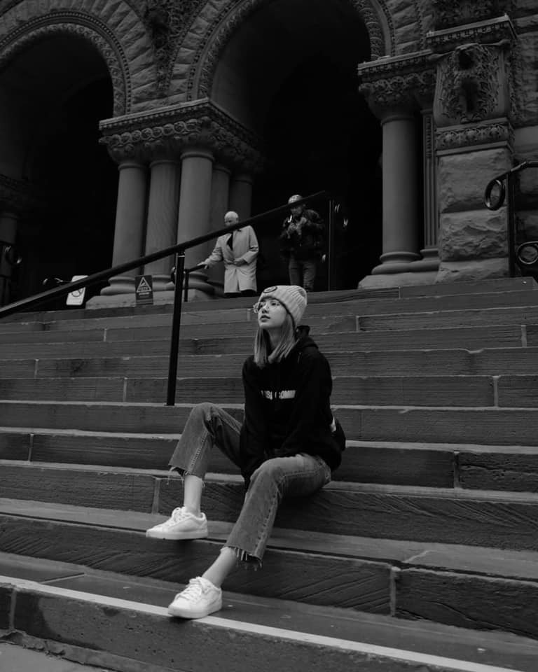 Xin hân hạnh giới thiệu travel vlogger thế hệ mới - Lisa (BLACKPINK) với 1 triệu subcribers chỉ sau 4 video: Hãy coi chừng đó! - Ảnh 21. Xin hân hạnh giới thiệu travel vlogger thế hệ mới - Lisa (BLACKPINK) với 1 triệu subcribers chỉ sau 4 video: Hãy coi chừng đó! - Ảnh 21.