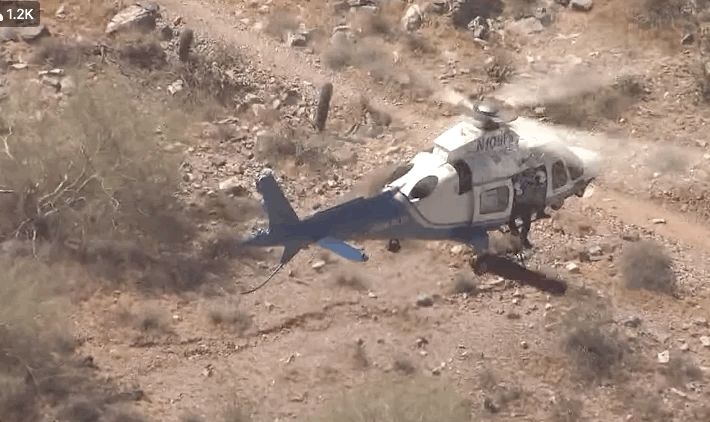 Pha cứu hộ bằng trực thăng sai trái chưa từng thấy lan truyền mạnh trên MXH - Ảnh 3.