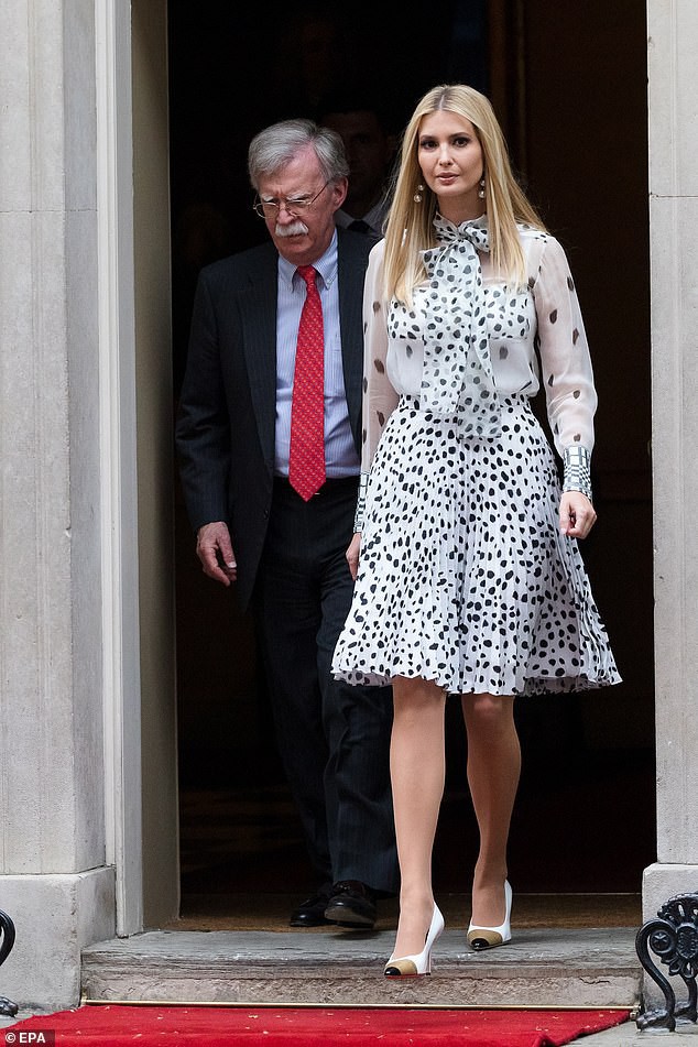 Lấn át cả công nương Kate và xa xỉ không thua mẹ kế, ái nữ nhà Trump khiến dân tình hết lời khen ngợi trước gu thời trang tinh tế - Ảnh 4.