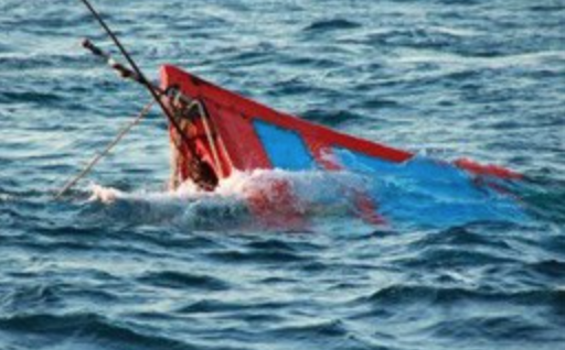 Chìm tàu tại miền Trung Indonesia, 19 người mất tích  - Ảnh 1.