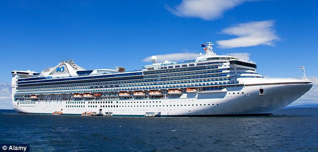 C&ocirc;ng ty du thuyền cố t&igrave;nh xả thải ra biển v&agrave; bị phạt 20 triệu USD, d&acirc;n mạng thốt l&ecirc;n: Cũng vừa! - Ảnh 1.