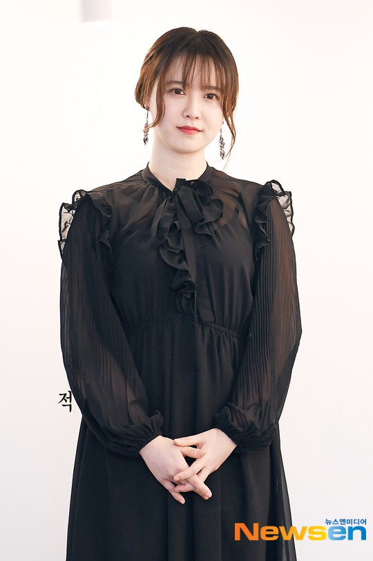 Nàng cỏ Goo Hye Sun gây chú ý khi liên tục lấy tay che bụng, lần đầu nói về chồng sau tin đồn hôn nhân trục trặc - Ảnh 2.