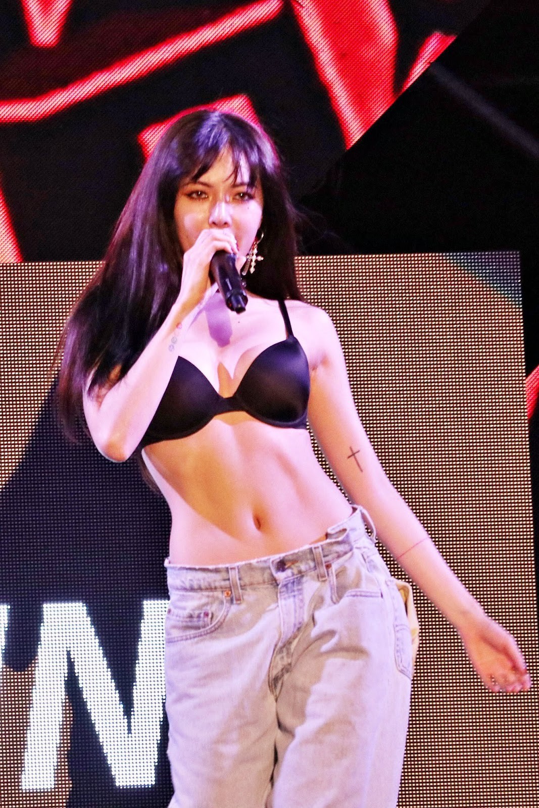 Điểm danh ngay những “bậc thầy sân khấu” của Kpop có khả năng gây sát thương cao ở mọi màn trình diễn - Ảnh 4. Điểm danh ngay những “bậc thầy sân khấu” của Kpop có khả năng gây sát thương cao ở mọi màn trình diễn - Ảnh 4.