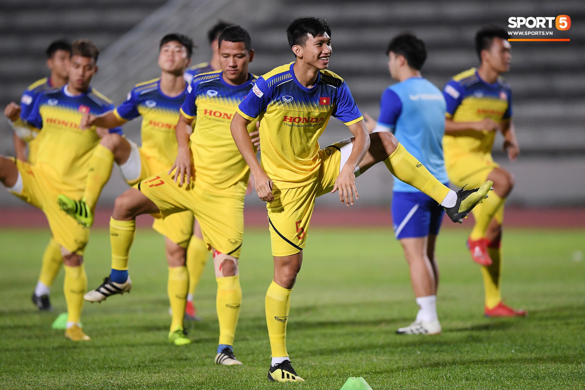 Tiết lộ hình xăm sau lưng Tuấn Anh: Đúng chuẩn mọt sách, lấy cảm hứng từ cuốn sách nổi tiếng của Nhật Bản - Ảnh 9.