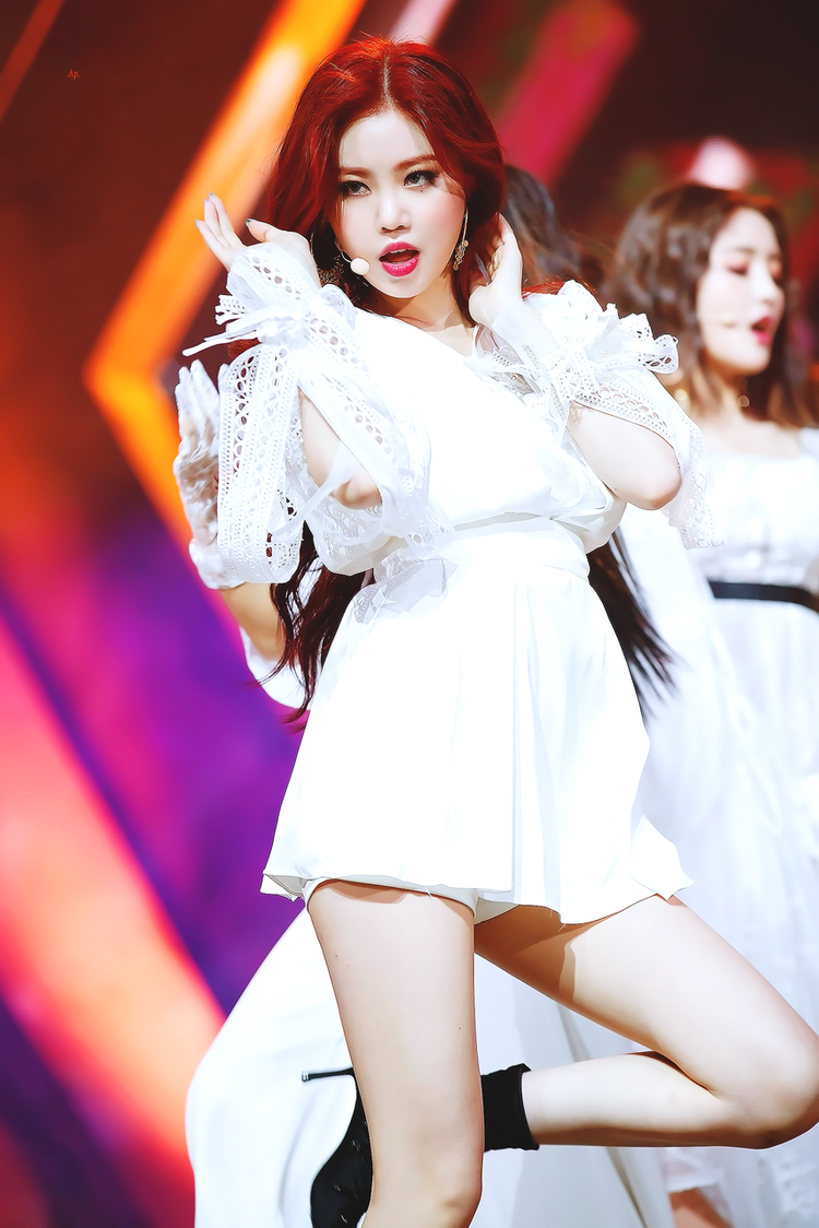 Điểm danh ngay những “bậc thầy sân khấu” của Kpop có khả năng gây sát thương cao ở mọi màn trình diễn - Ảnh 9. Điểm danh ngay những “bậc thầy sân khấu” của Kpop có khả năng gây sát thương cao ở mọi màn trình diễn - Ảnh 9.
