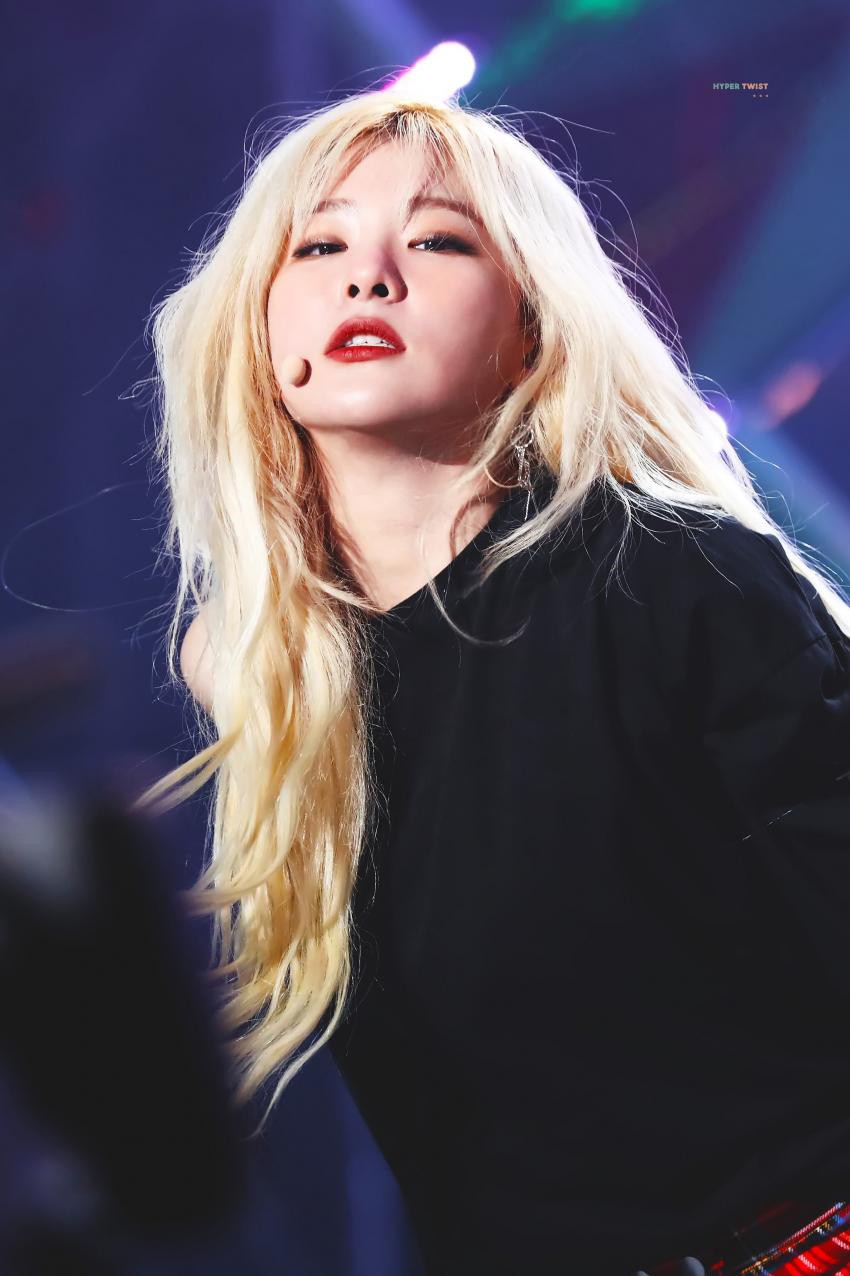 Điểm danh ngay những “bậc thầy sân khấu” của Kpop có khả năng gây sát thương cao ở mọi màn trình diễn - Ảnh 12. Điểm danh ngay những “bậc thầy sân khấu” của Kpop có khả năng gây sát thương cao ở mọi màn trình diễn - Ảnh 12.