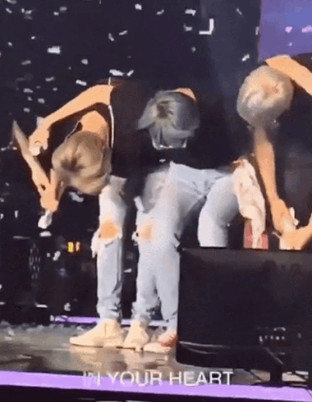 6 khoảnh khắc thót tim của BTS: Không có đồng đội thì các thành viên đã ngã xuống sân khấu vì bất cẩn, kiệt sức - Ảnh 5.