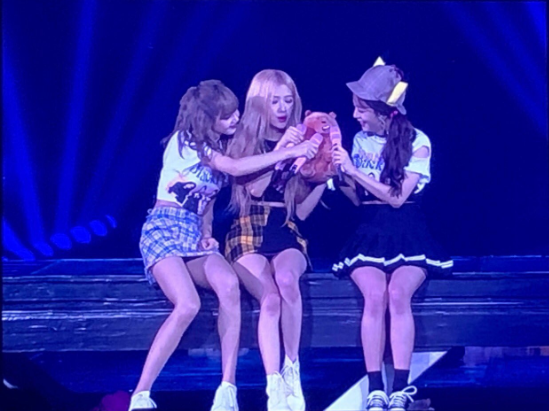 Vắng Jennie giữa chừng, các thành viên BLACKPINK đã chữa cháy loạt sân khấu như thế nào? - Ảnh 6.