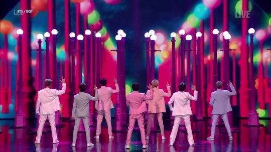 BTS và cuộc dạo chơi danh tiếng ở trời Tây nửa đầu năm 2019: Có thể ngày nào đó chúng ta sẽ thua cuộc nhưng không phải hôm nay - Ảnh 3.