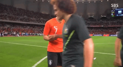 Nh&igrave;n khoảnh khắc lầy lội n&agrave;y của Son Heung-min, fan chỉ c&oacute; thể k&ecirc;u trời: Đ&uacute;ng l&agrave; chỉ đ&agrave;n &ocirc;ng mới mang lại hạnh ph&uacute;c cho nhau - Ảnh 2.