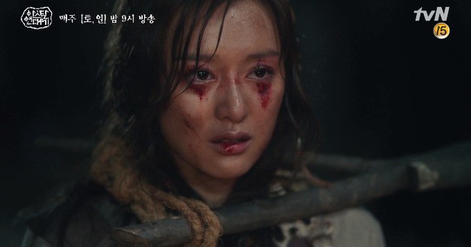 Kim Ji Won bùng nổ diễn xuất: Tự cắn đứt tay rồi bôi máu lên mắt, triệu hồi sói thần ngay tập 4 Niên Sử Kí Arthdal! - Ảnh 3.