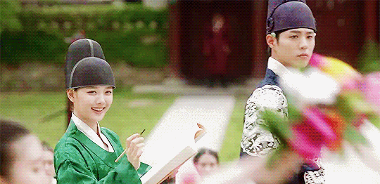9 đôi đũa lệch đáng yêu khó cưỡng của phim Hàn: Nam Joo Hyuk đóng với ai cũng thấy cưng - Ảnh 43.