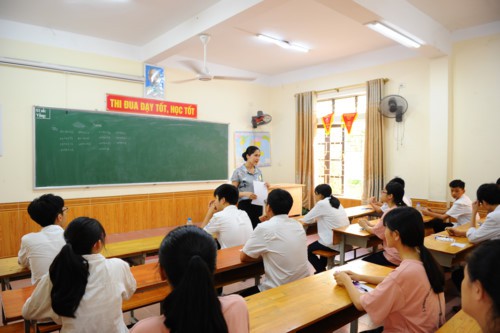 Nghệ An: Công bố điểm chuẩn, thủ khoa các lớp Trường THPT chuyên Phan Bội Châu - Ảnh 1.