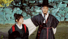 9 đôi đũa lệch đáng yêu khó cưỡng của phim Hàn: Nam Joo Hyuk đóng với ai cũng thấy cưng - Ảnh 14.