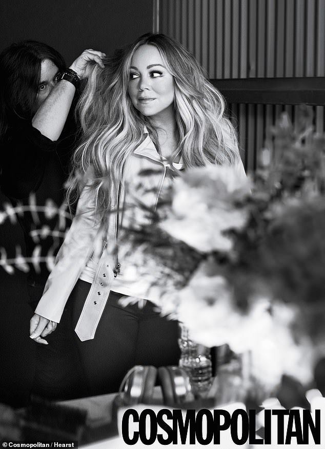 Hậu scandal ngoại tình rúng động, Mariah Carey tiết lộ “ngại ngùng” trong chuyện chăn gối - Ảnh 1.