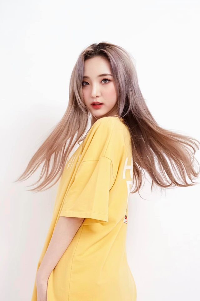 Nene - Hotgirl Thái Lan bất ngờ hoá gái ngoan trước giờ sang Việt Nam dự showmatch Đại chiến Youtuber Quốc tế - Ảnh 3.