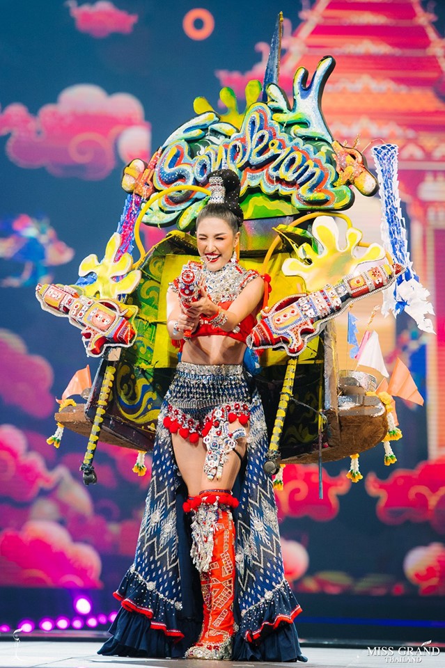 Cả vũ trụ được đưa vào quốc phục tại Miss Grand Thái 2019: Từ động vật muôn loài đến trái cây nhiệt đới, không sót thứ gì! - Ảnh 14.