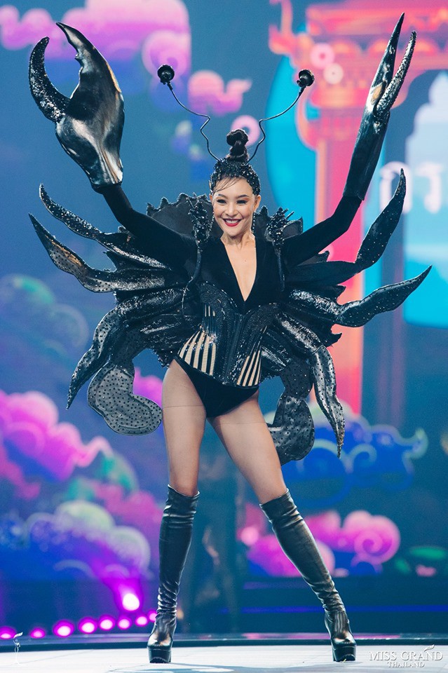 Cả vũ trụ được đưa vào quốc phục tại Miss Grand Thái 2019: Từ động vật muôn loài đến trái cây nhiệt đới, không sót thứ gì! - Ảnh 1.