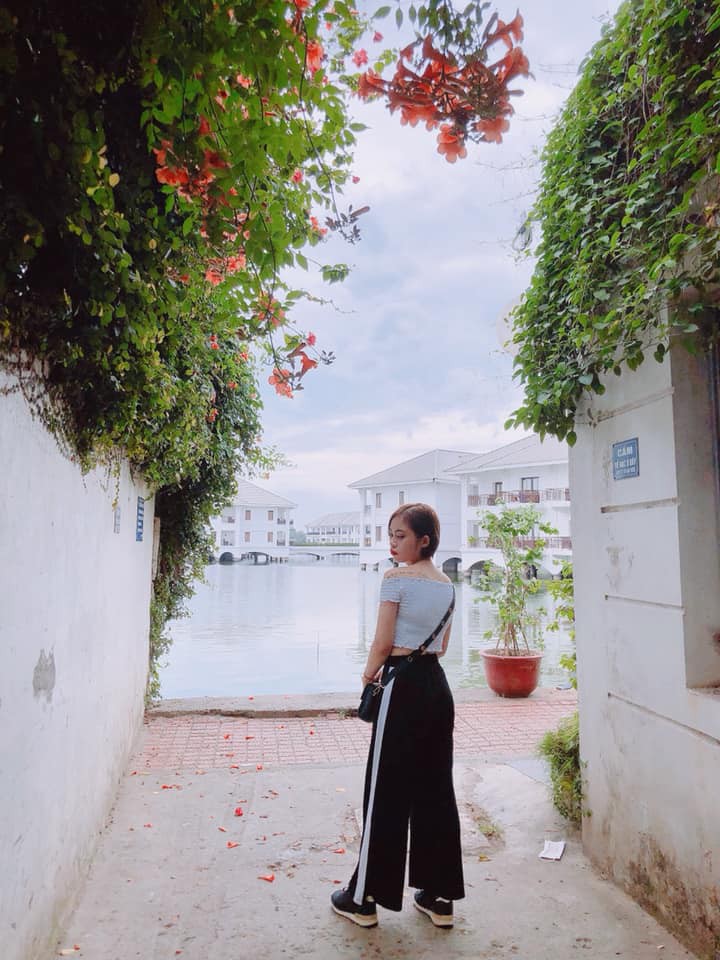 Định vị ngay tọa độ con hẻm nh&igrave;n ra hồ T&acirc;y cực thơ mộng l&agrave;m giới trẻ H&agrave; Nội đứng ngồi kh&ocirc;ng y&ecirc;n mấy ng&agrave;y nay  - Ảnh 12.