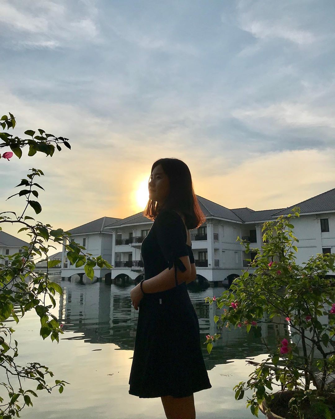 Định vị ngay tọa độ con hẻm nh&igrave;n ra hồ T&acirc;y cực thơ mộng l&agrave;m giới trẻ H&agrave; Nội đứng ngồi kh&ocirc;ng y&ecirc;n mấy ng&agrave;y nay  - Ảnh 8.