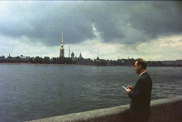 Ảnh màu ấn tượng về đường phố Leningrad những năm 1960 - Ảnh 7.