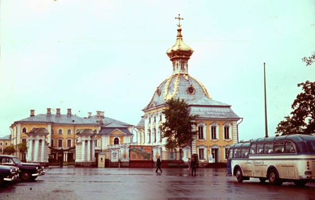 Ảnh màu ấn tượng về đường phố Leningrad những năm 1960 - Ảnh 8.